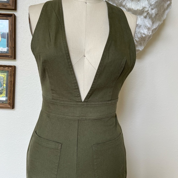 Sincerely Jules Jumpsuit military Green Plunge Front Halter Zip Up jumpsuit Sz S - Picture 5 of 7